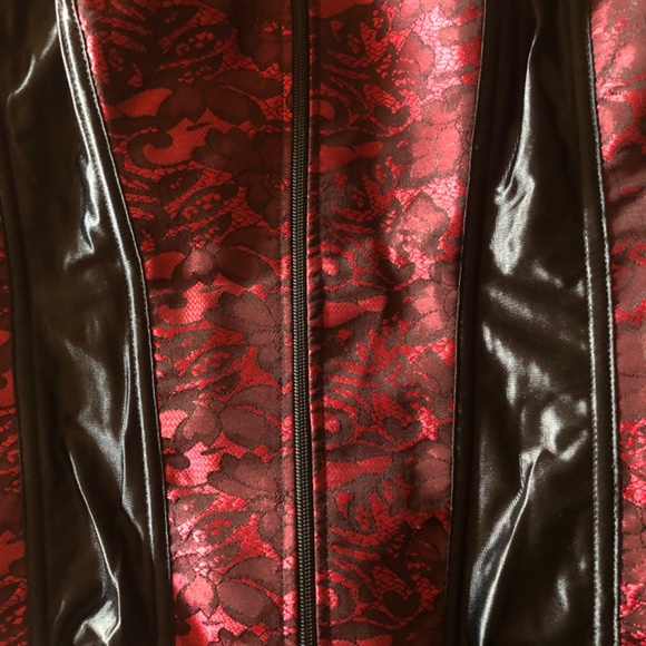 Corset and Velvet skirt set - Picture 8 of 11